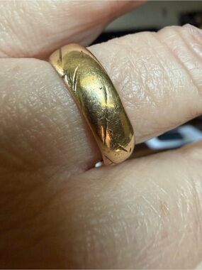 Vintage 18k Classic Domed Gold Band Ring